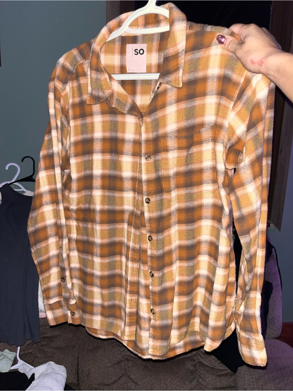 SO Women's Long-Sleeve Plaid Button-Up Shirt in Mustard and White